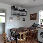 Back2roots - Beautifully Restored Cottage, Semesterbostad