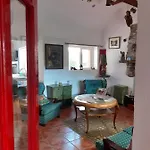 Back2roots - Beautifully Restored Cottage, Doochary