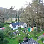 Back2roots - Beautifully Restored Cottage, Semesterbostad *