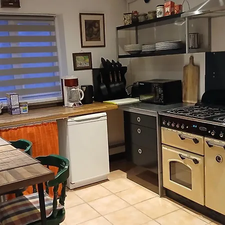 Back2roots - Beautifully Restored Cottage, Doochary