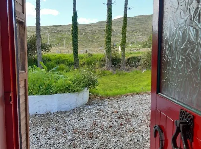 Back2roots - Beautifully Restored Cottage, Doochary