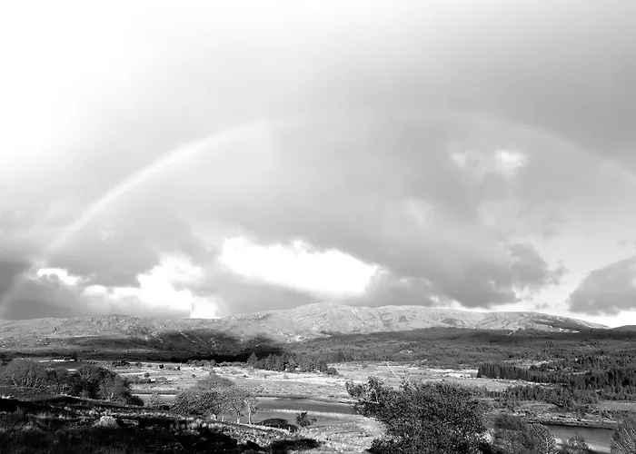 Back2roots - Beautifully Restored Cottage, Holiday home Doochary