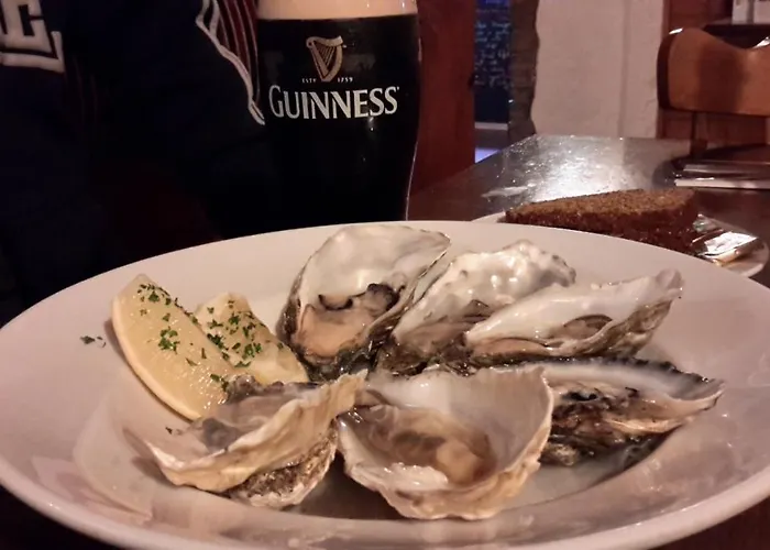 Back2roots - Beautifully Restored Cottage, Holiday home Doochary